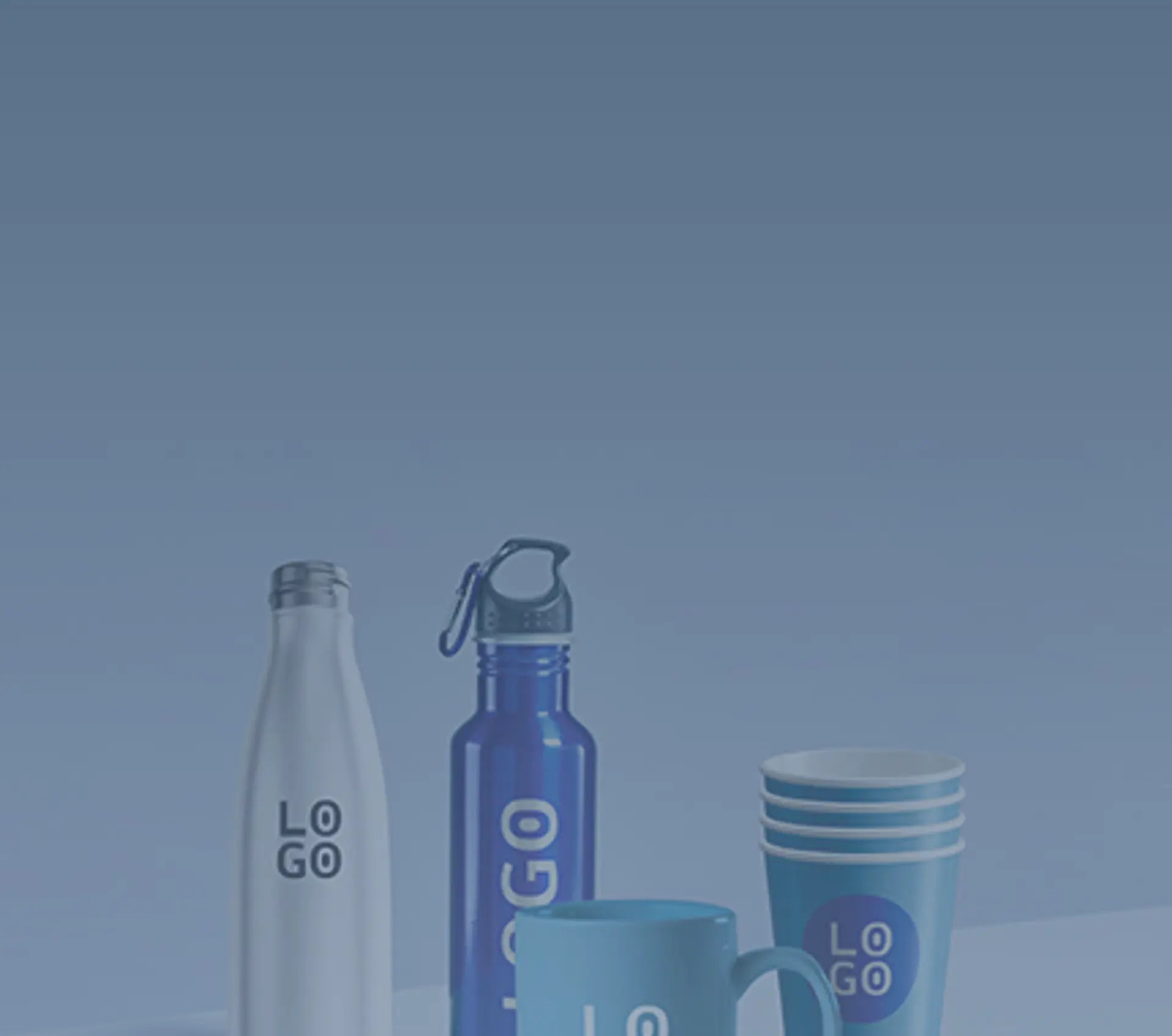 בקבוקים וכוסות